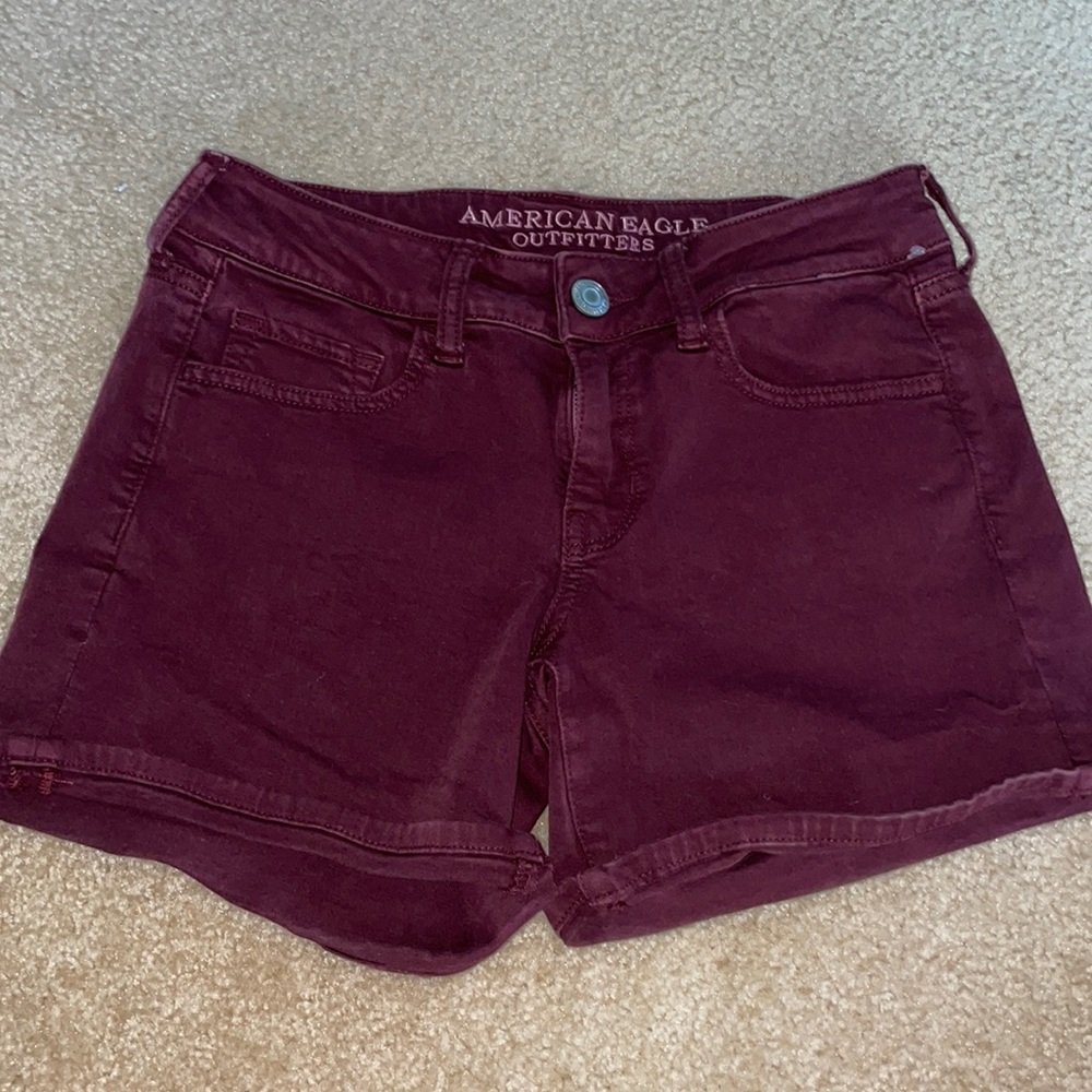 American Eagle Outfitters maroon shorts